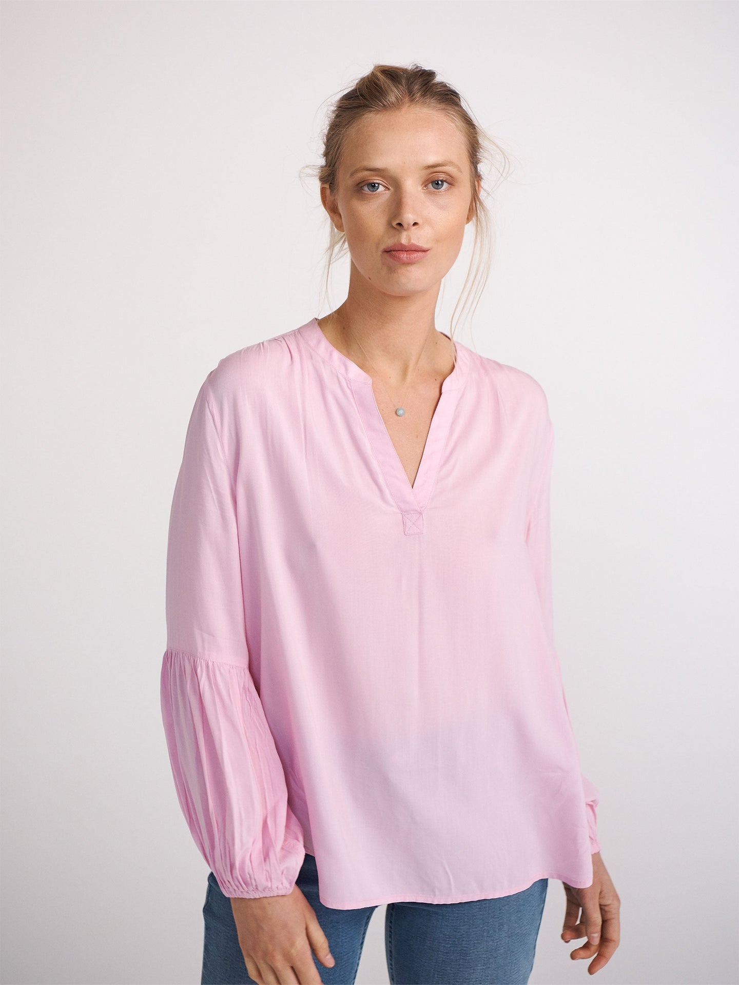 Amy viscose fluted sleeve shirt