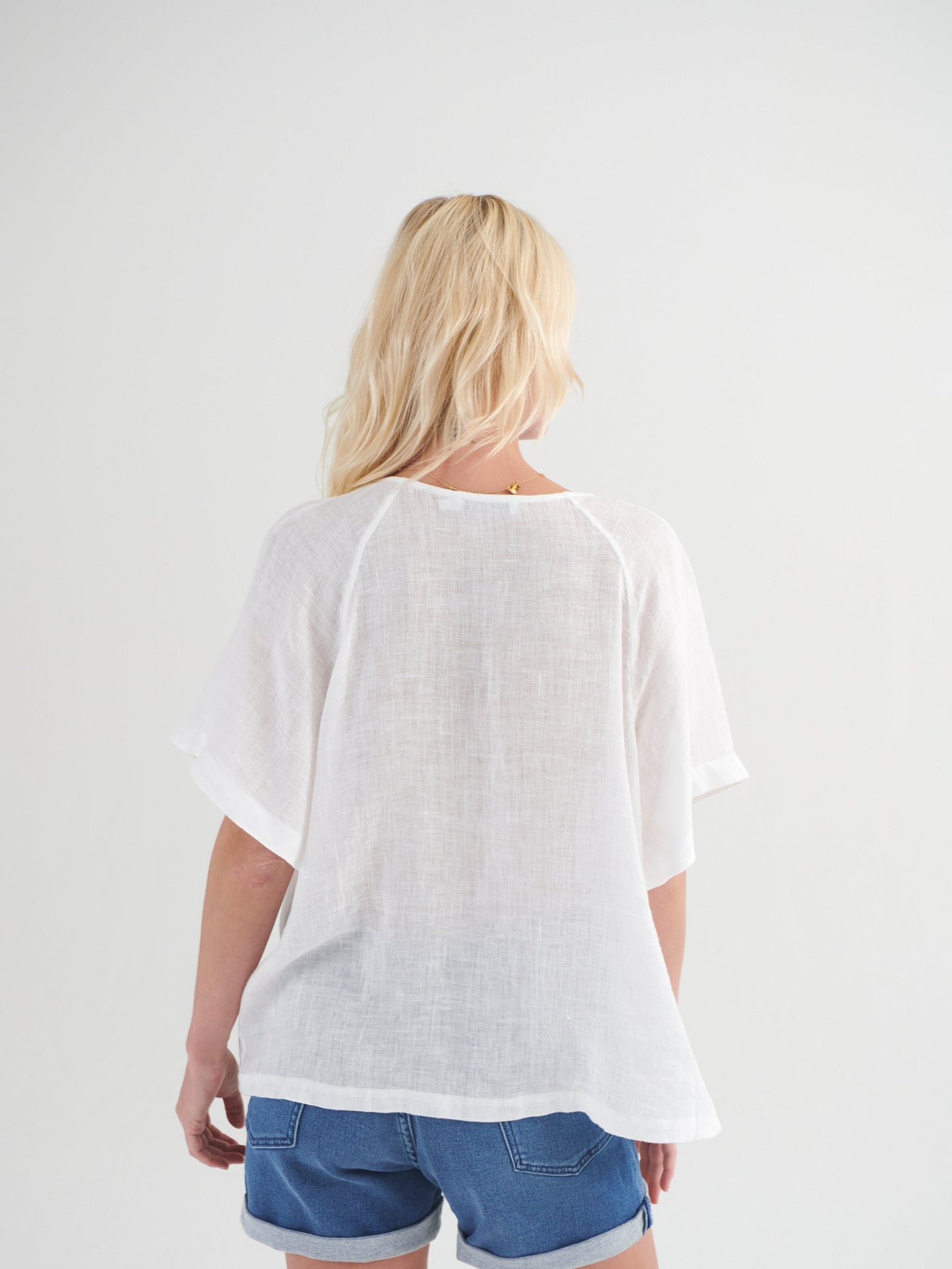 Vee angel gauze linen v neck top - White