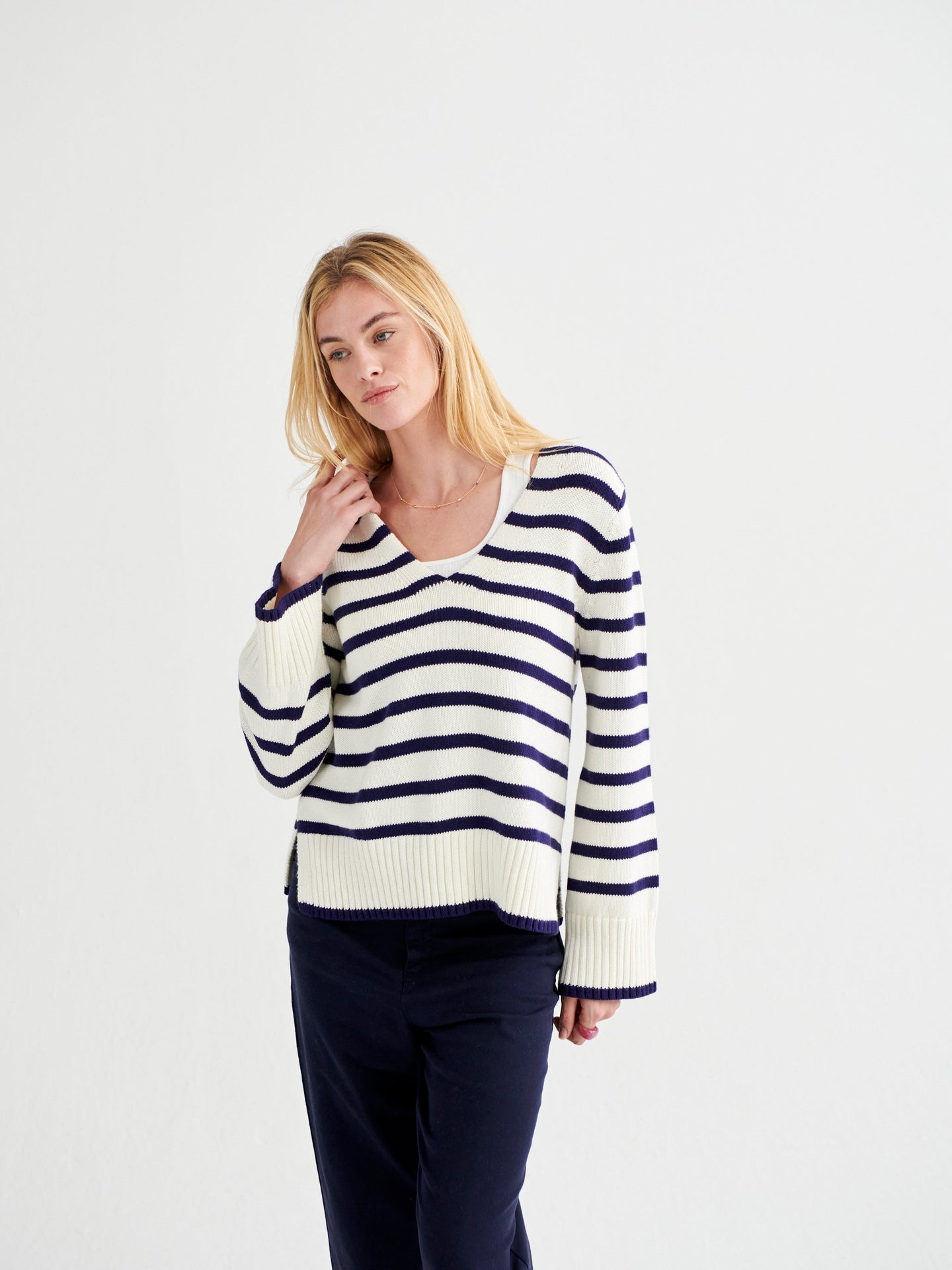 Tilly cotton cashmere blend v neck sweater - Navy Stripe