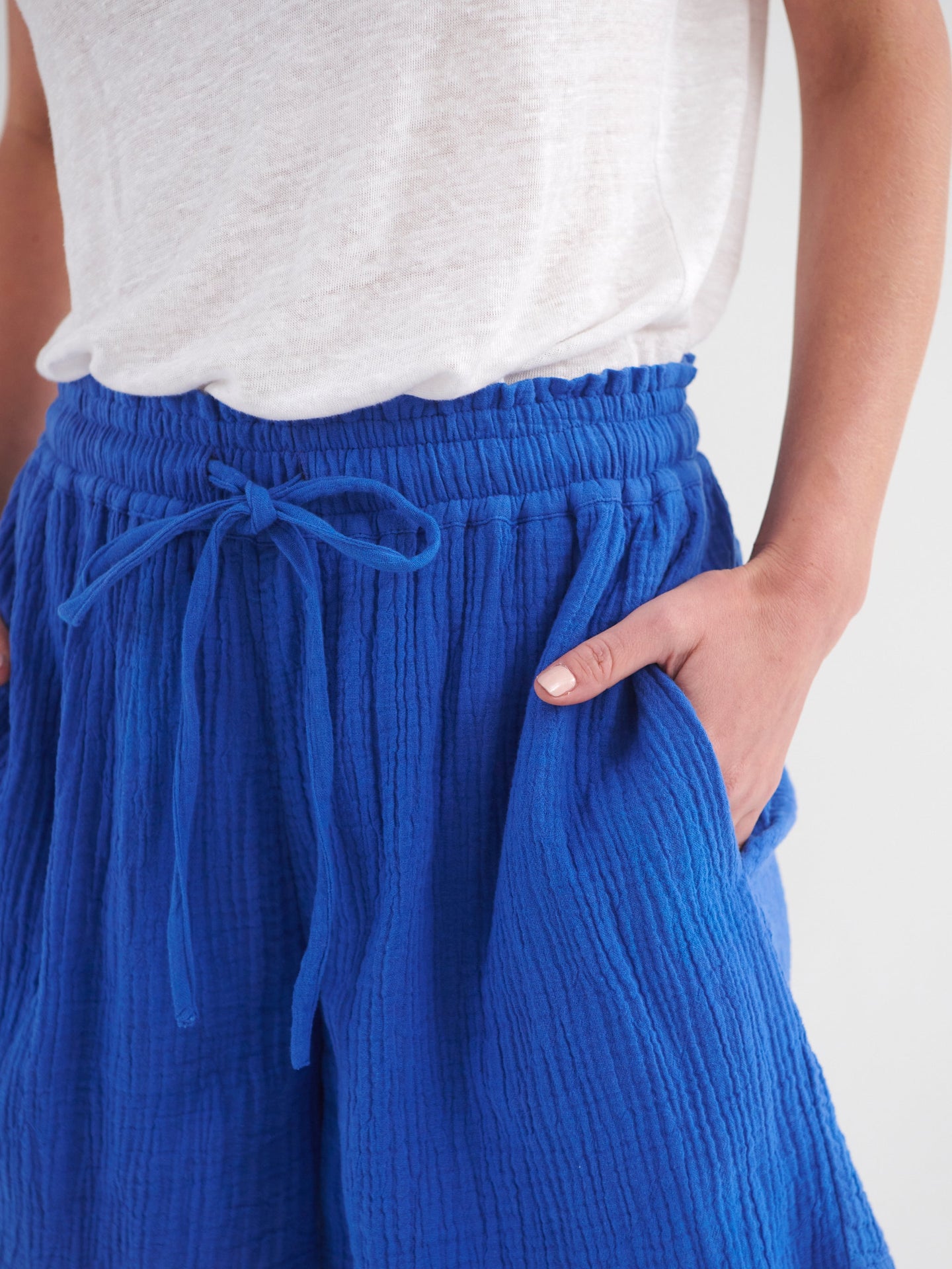 Poppie double cloth elastic waist short - Cobalt