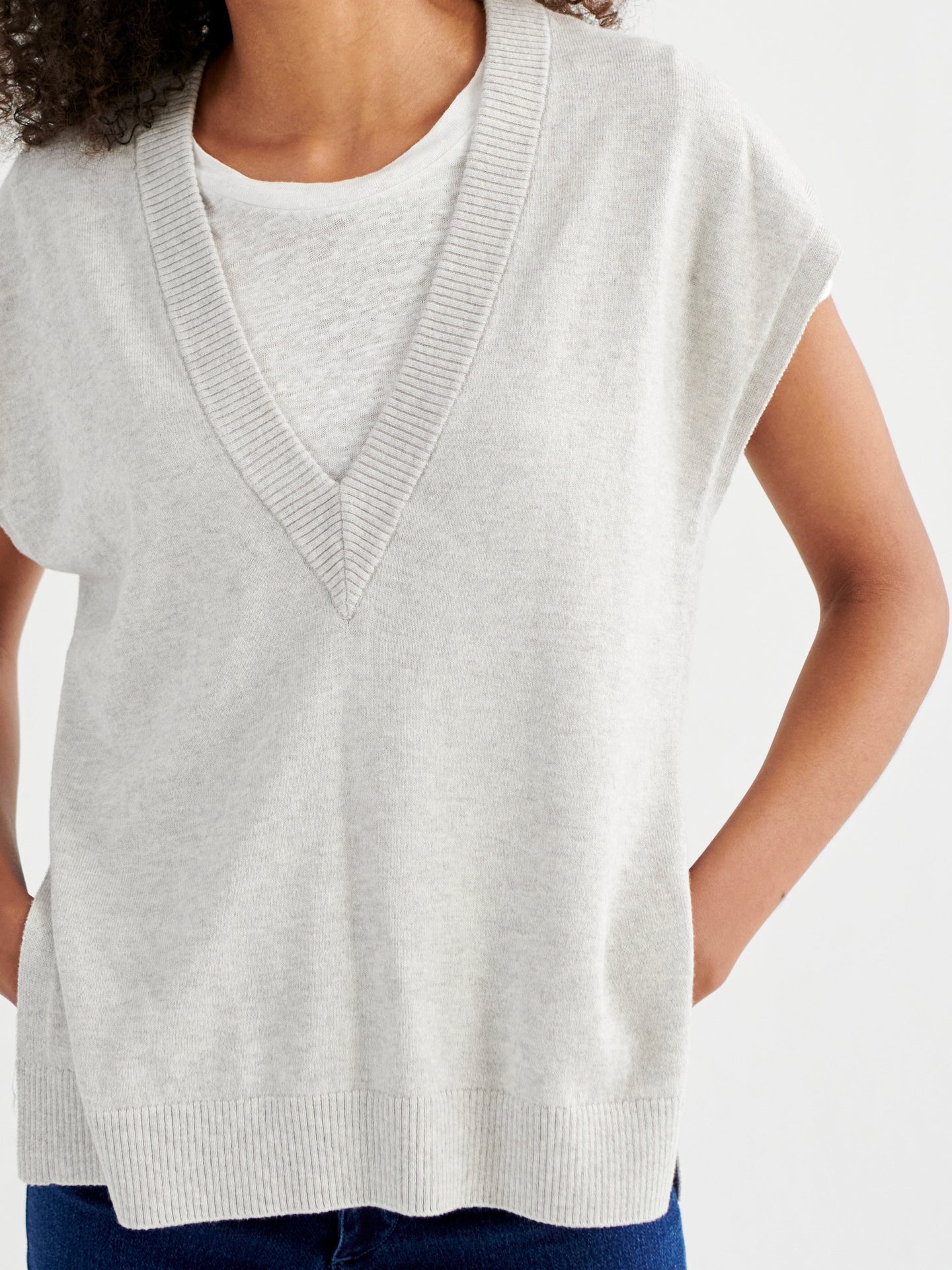 New Willow v-neck tank - Soft Grey