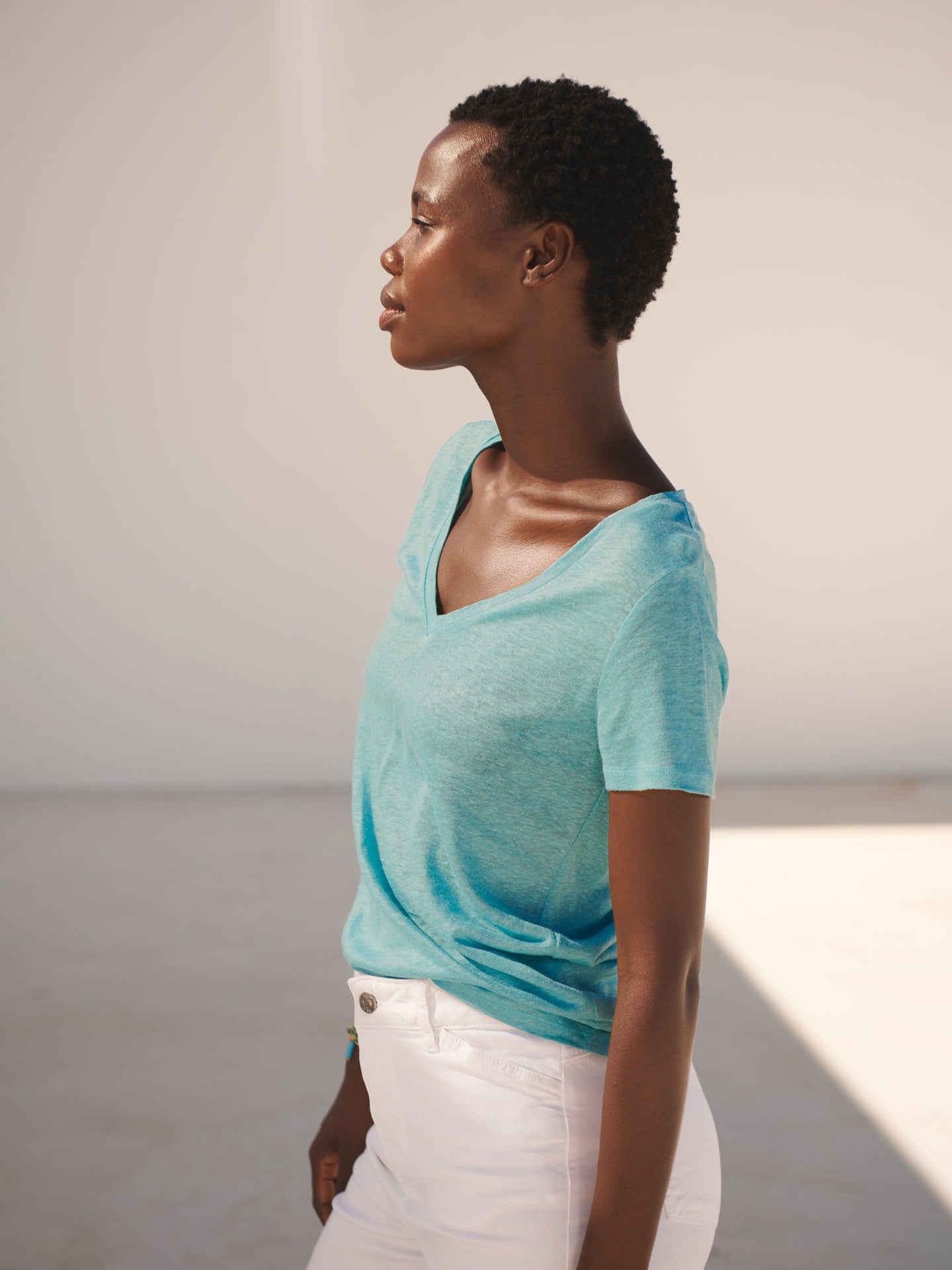 Charlie linen v neck t shirt - Aqua