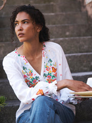 Nisha butterfly bouquet top - White