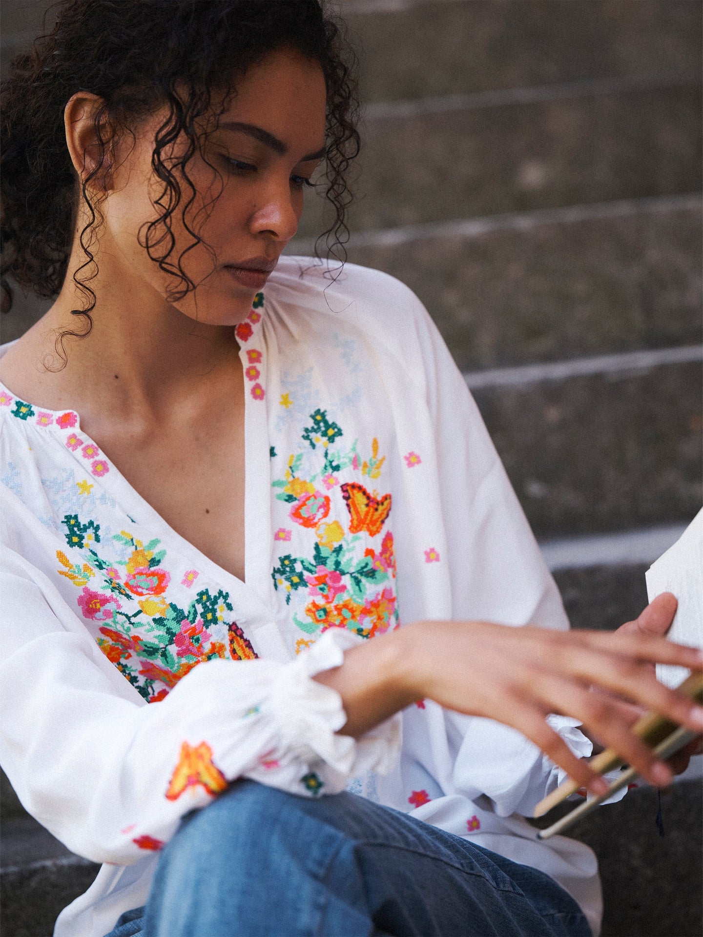 Nisha butterfly bouquet top - White